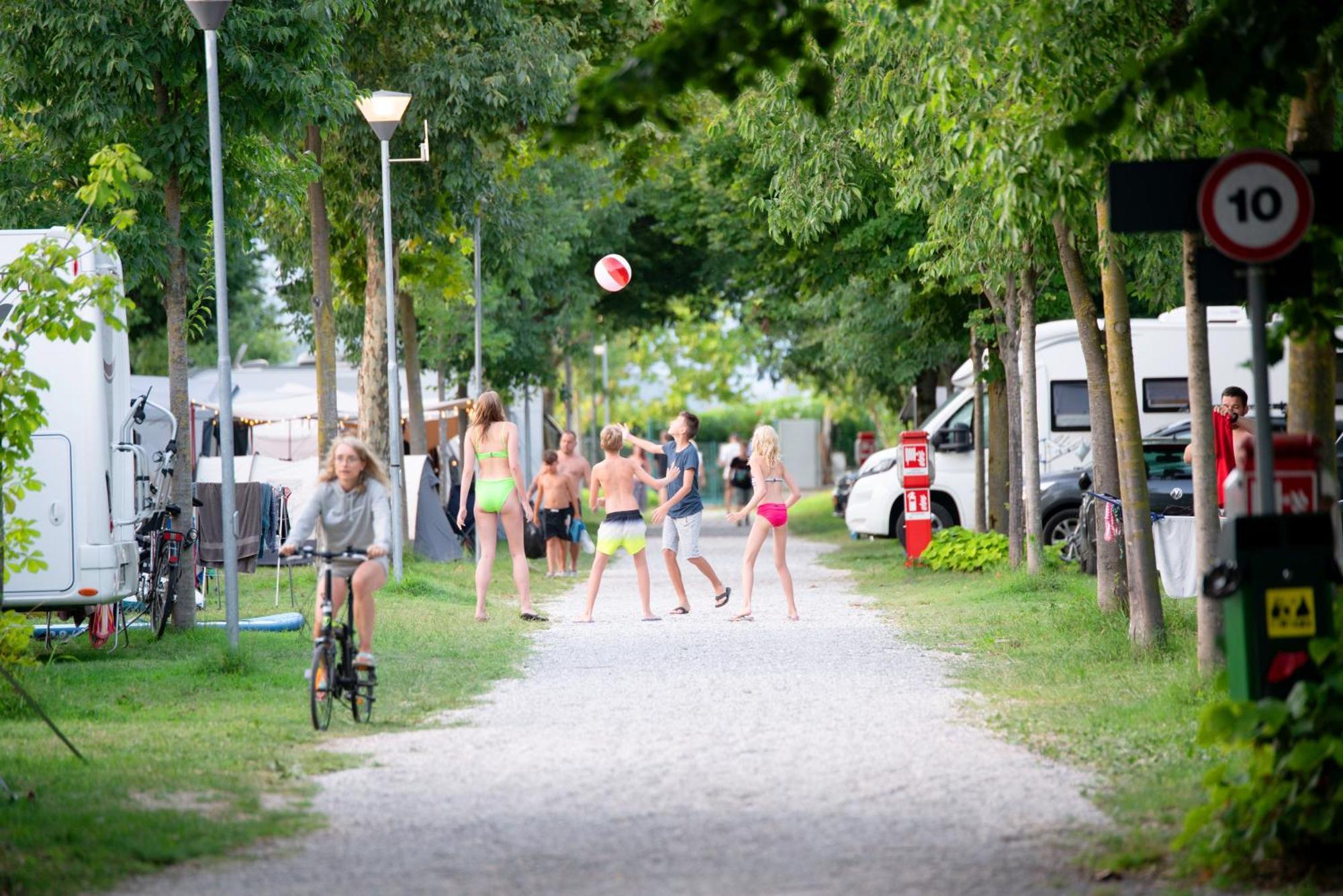 Camping Baia Verde Manerba del Garda Exterior foto